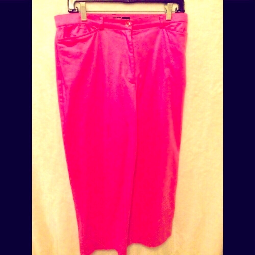 NWOT💜BUBBLE GUM PINK JEAN JEGGING CAPRIS💜LADIES